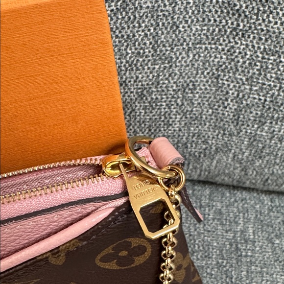 Authentic LV Louis Vuitton rare Pallas clutch crossbody in monogram ballarine - Picture 3 of 12